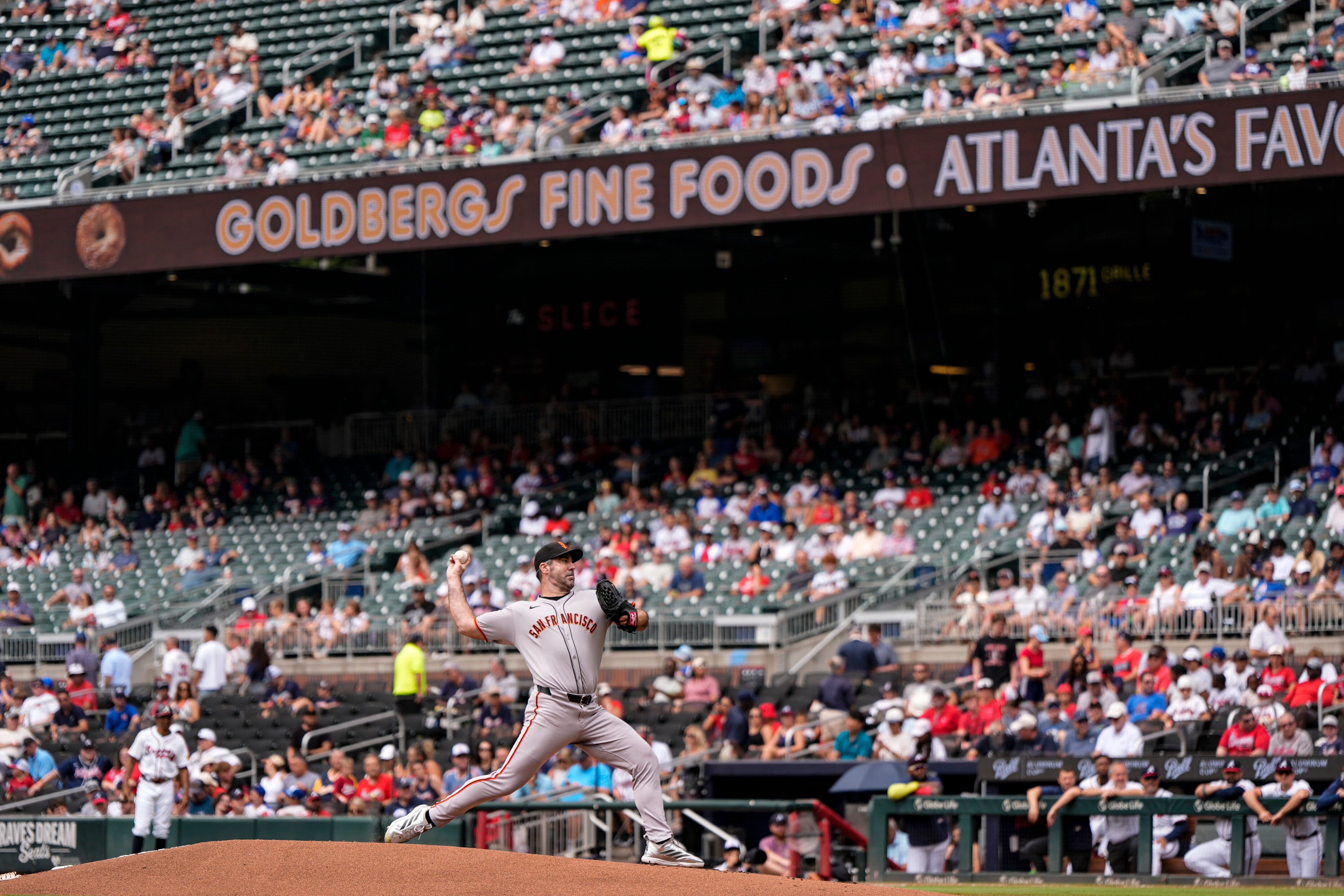 GIGANTES BRAVOS