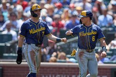 Cerveceros conectan 17 hits y vencen 10-2 a los Marineros mientras líder jonronero Raleigh descansa