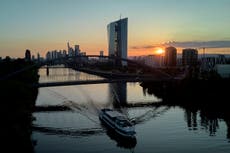 Banco Central Europeo mantiene sin cambio tasas de interés mientras evalúa impacto de aranceles