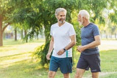 ¿Qué es un micropaseo? La simple tendencia que puede mejorar tu salud