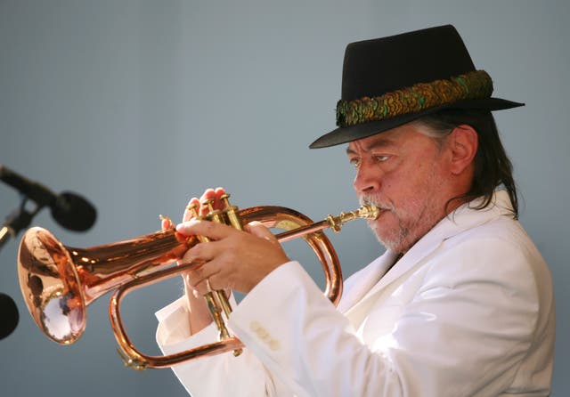 CHUCK MANGIONE-DECESO