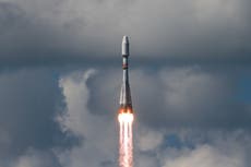 Rusia lanza con éxito un satélite de comunicaciones iraní al espacio