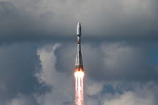 Rusia lanza con éxito un satélite de comunicaciones iraní al espacio