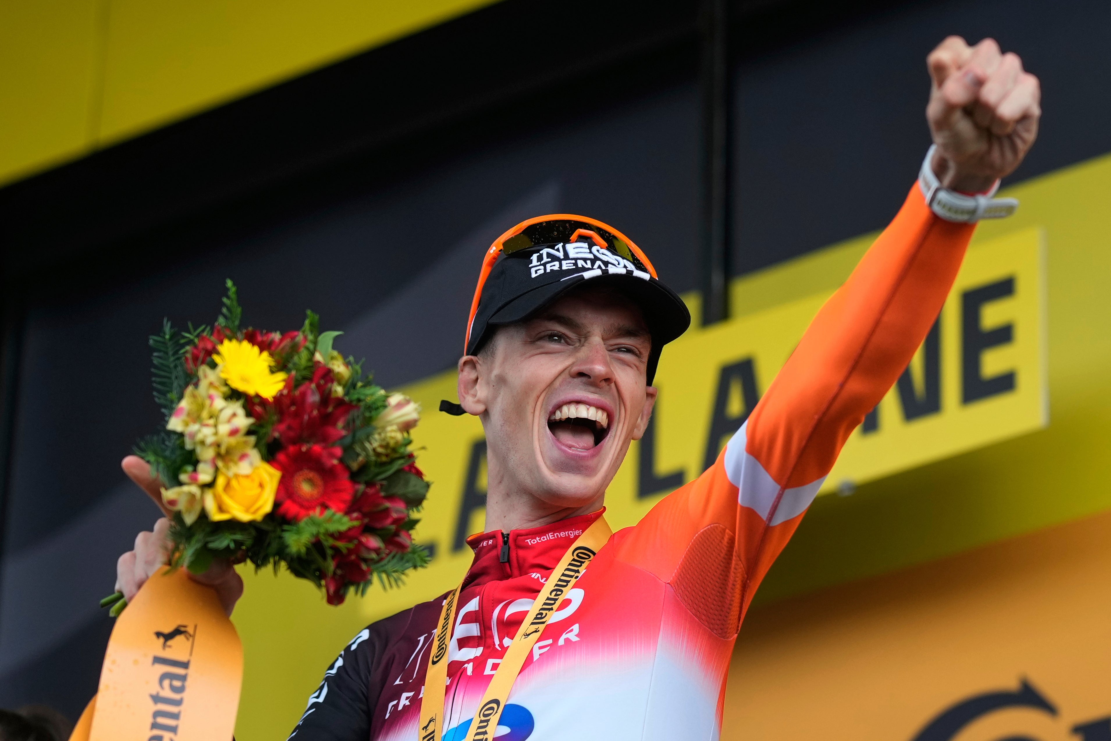 Arensman se lleva la 19na etapa del Tour de Francia y Pogačar se acerca al título