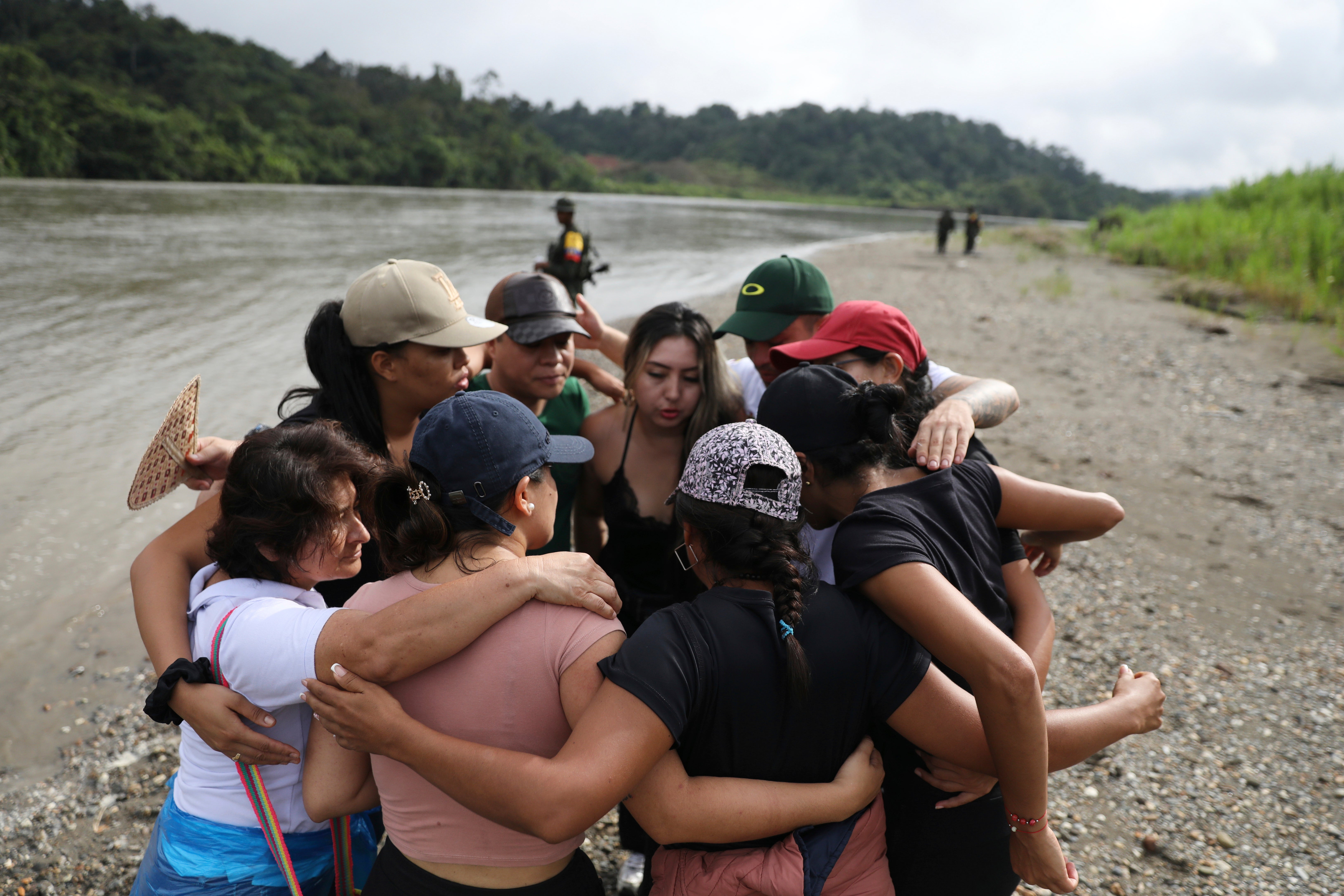 Liberan en Colombia a 9 contratistas de la Gobernación del Cauca secuestrados por disidencias FARC