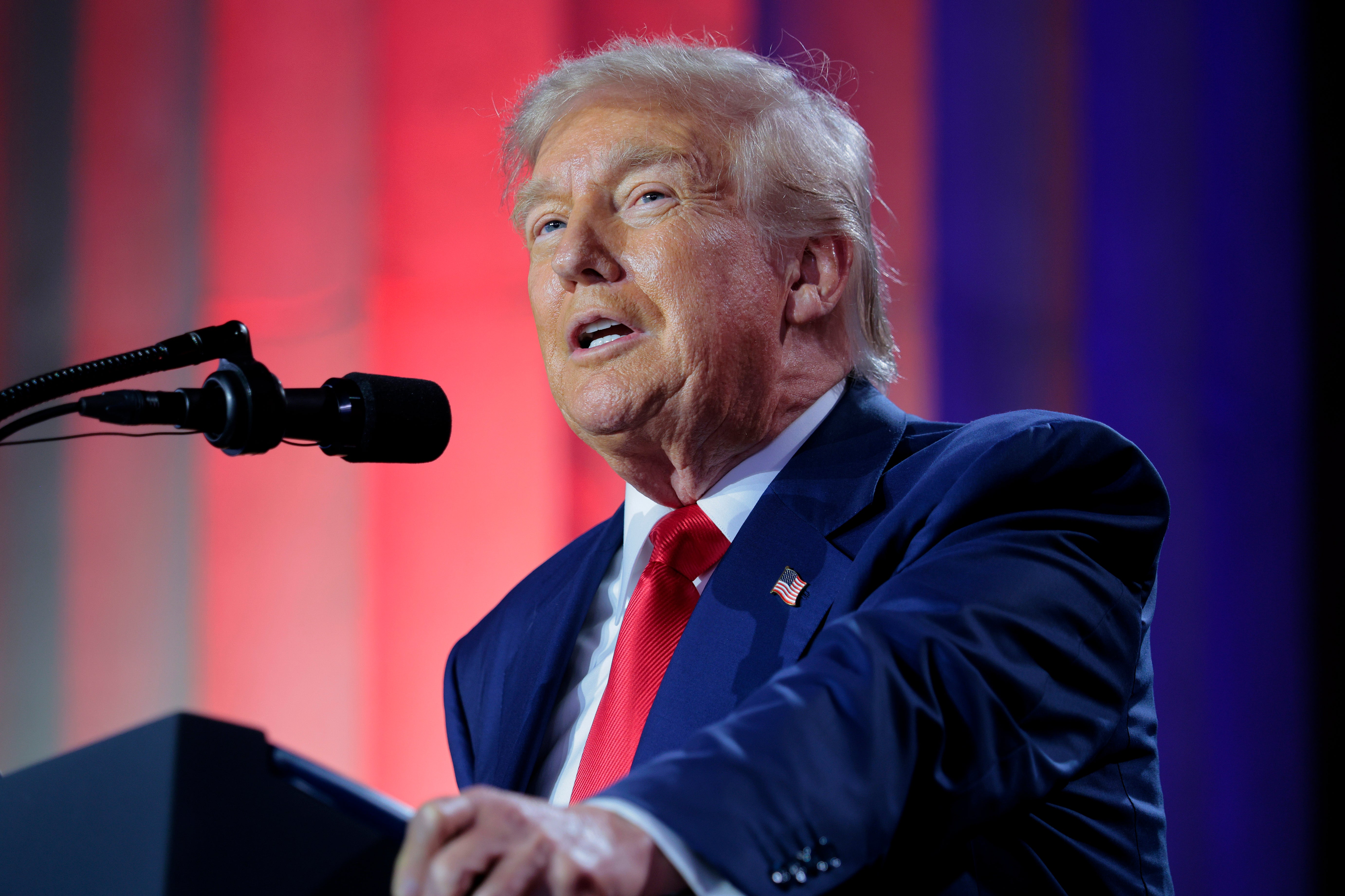 Una carta del presidente Donald Trump también formaba parte del álbum de cumpleaños de Epstein en 2003, según informó previamente The Wall Street Journal