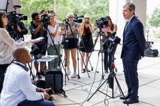 La exnovia de Epstein, Ghislaine Maxwell, concluye entrevistas con el Departamento de Justicia