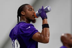 Vikings cuidan a Justin Jefferson por leve distensión en el tendón de la corva