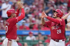 Cardenales blanquean 3-0 a Padres; bancas se vacían tras golpe al venezolano Contreras