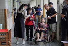 Taiwán vota para decidir si destituye a legisladores de partido proChina en una elección clave