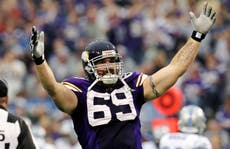136 sacks de Jared Allen lo acercan al Salón de la Fama