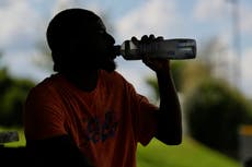 Advierten sobre calor extremo y alta humedad en sureste y centro-norte de EEUU