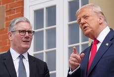 Trump presume de sus campos de golf ante líder británico mientras se agrava la crisis en Gaza