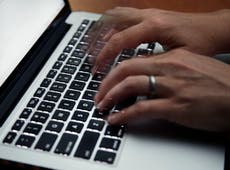 Estafadores se hacen pasar por CEOs y funcionarios de Trump utilizando deepfakes de IA