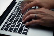 Estafadores se hacen pasar por CEOs y funcionarios de Trump utilizando deepfakes de IA