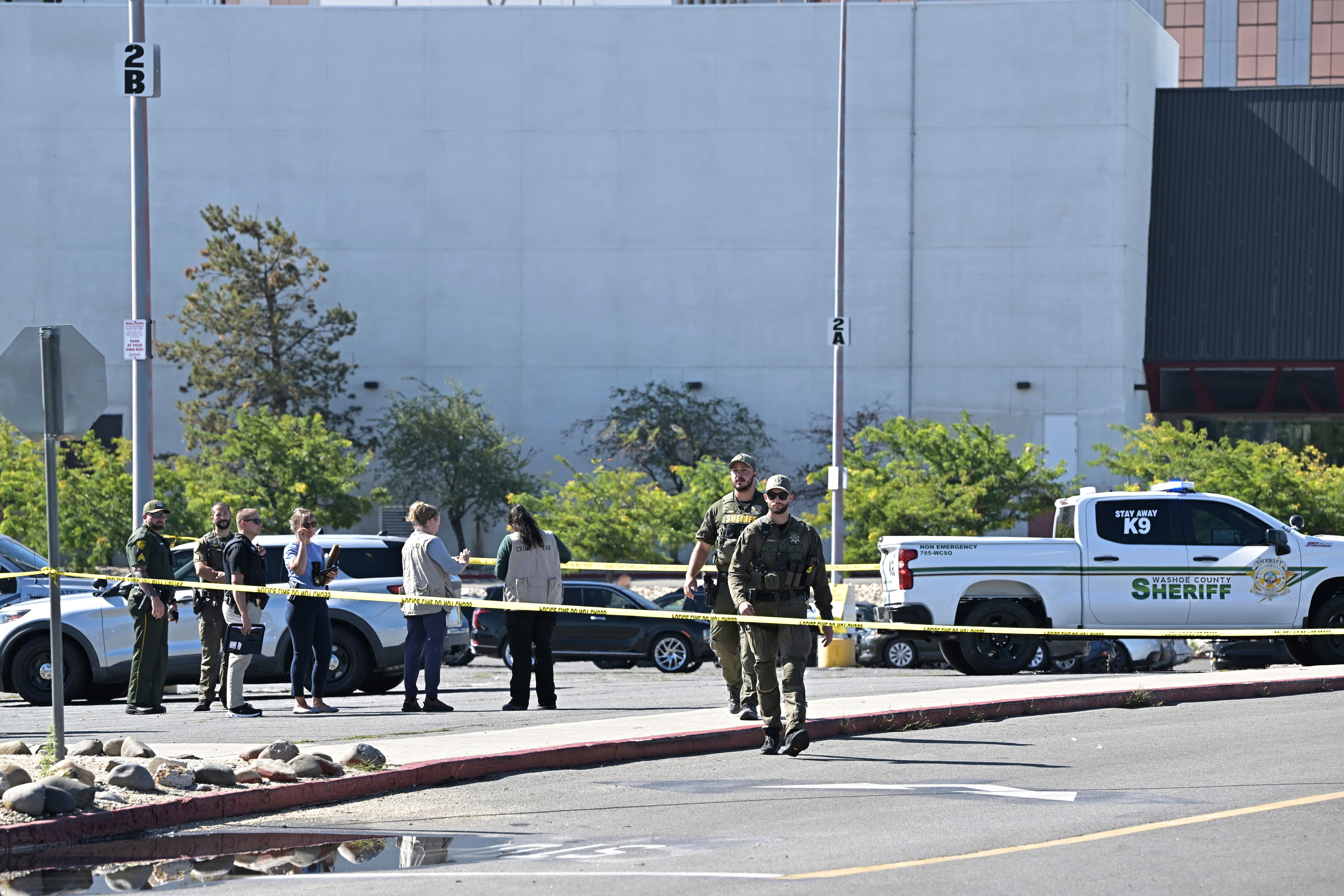 El tiroteo ocurrió alrededor de las 7:25 a. m. en la zona de servicio de estacionamiento del Grand Sierra Resort