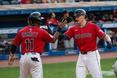 Kyle Manzardo impulsa victoria 10-4 de Guardianes ante Rockies