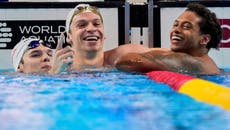 Léon Marchand lidera a los pupilos de Bob Bowman al ganar los 200 combinados del Mundial