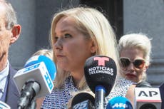 Familia de Virginia Giuffre se sorprende por afirmación de Trump de que Epstein "la raptó"
