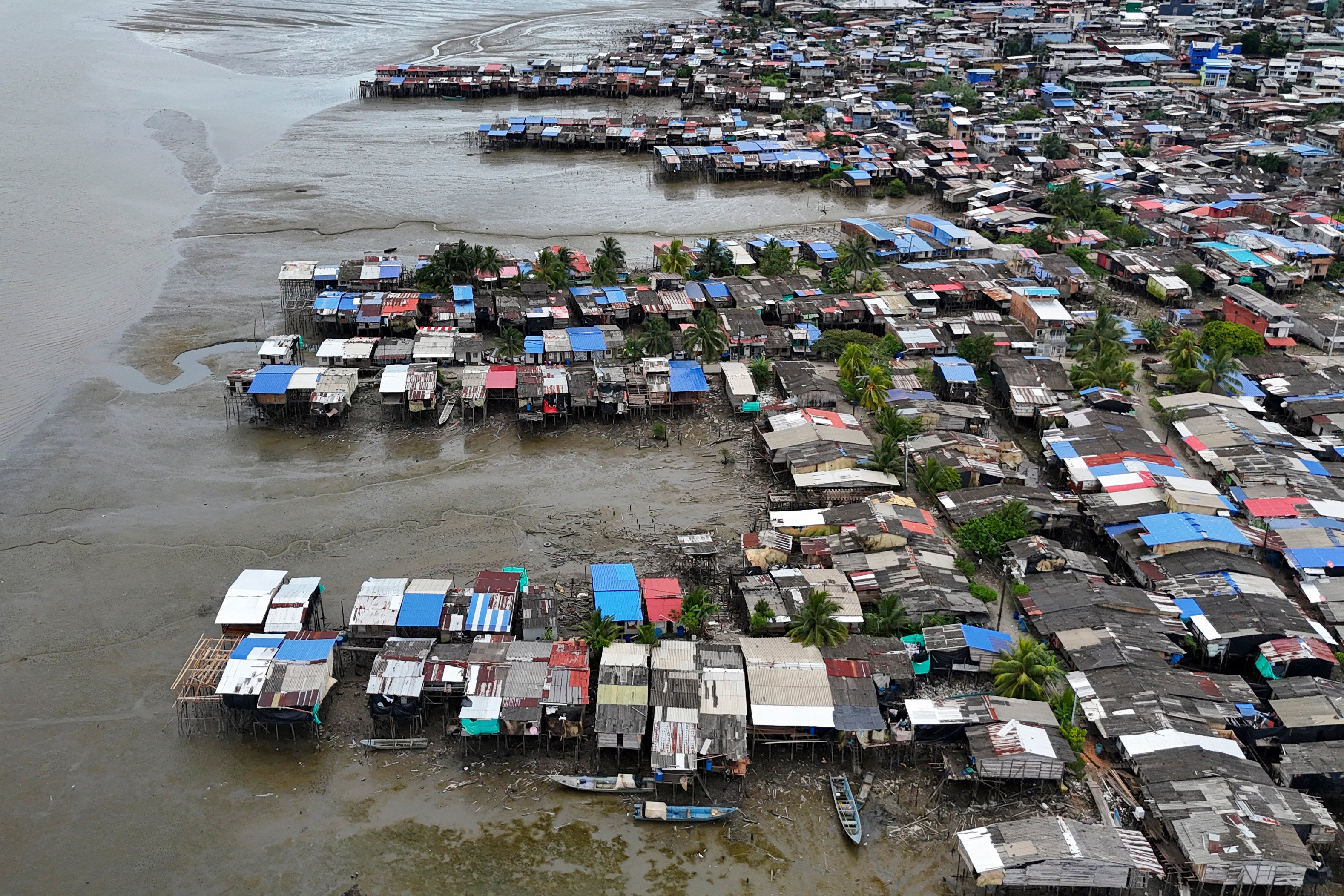 El barrio de Puente Nayero durante una alerta de tsunami en Buenaventura, departamento del Valle del Cauca, Colombia
