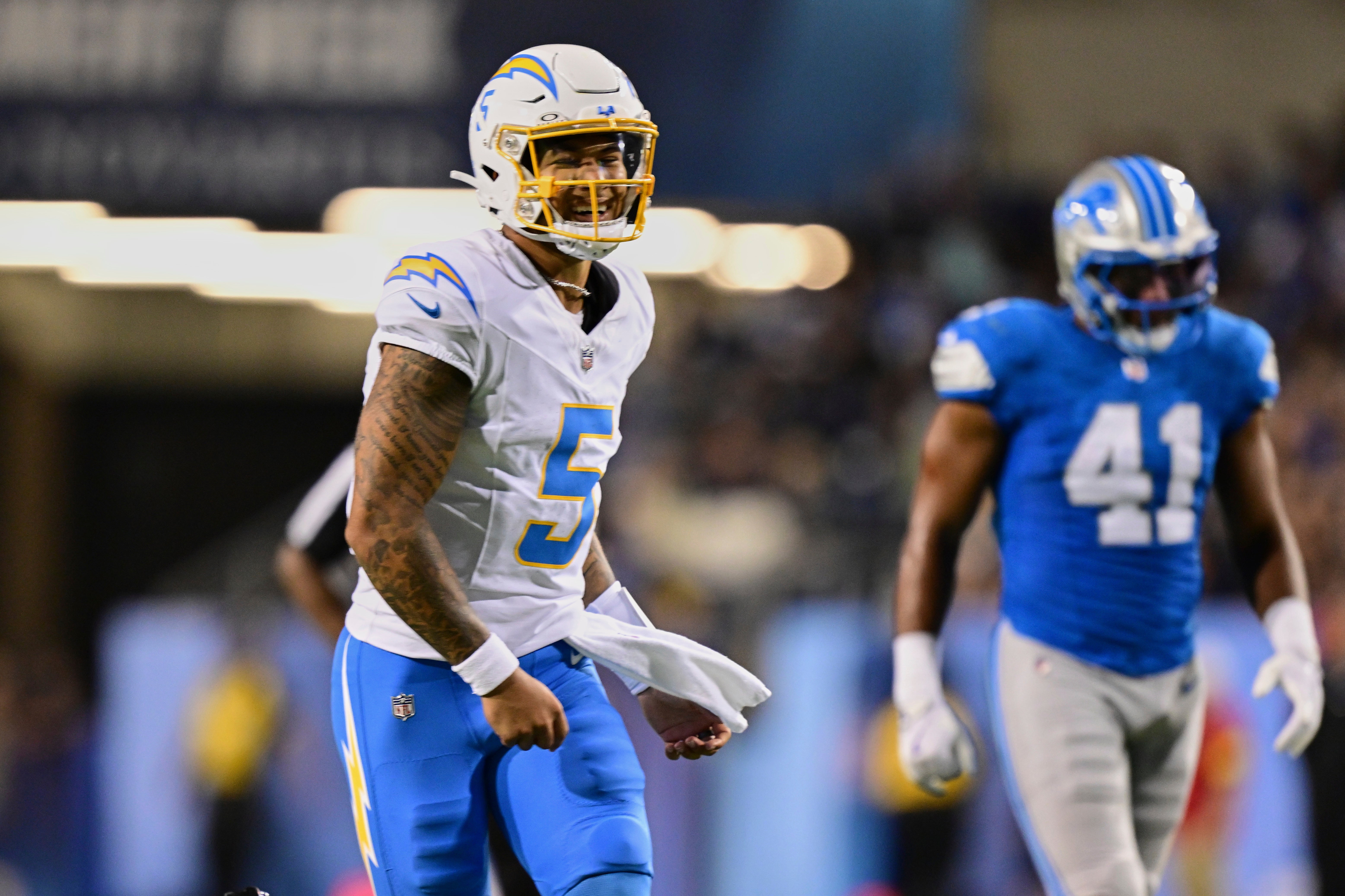 CHARGERS LIONS