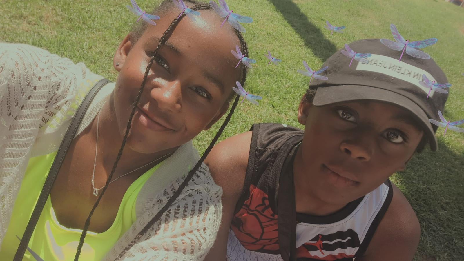 Fallecen dos niños británicos en una playa de España: su padre intentó rescatarlos