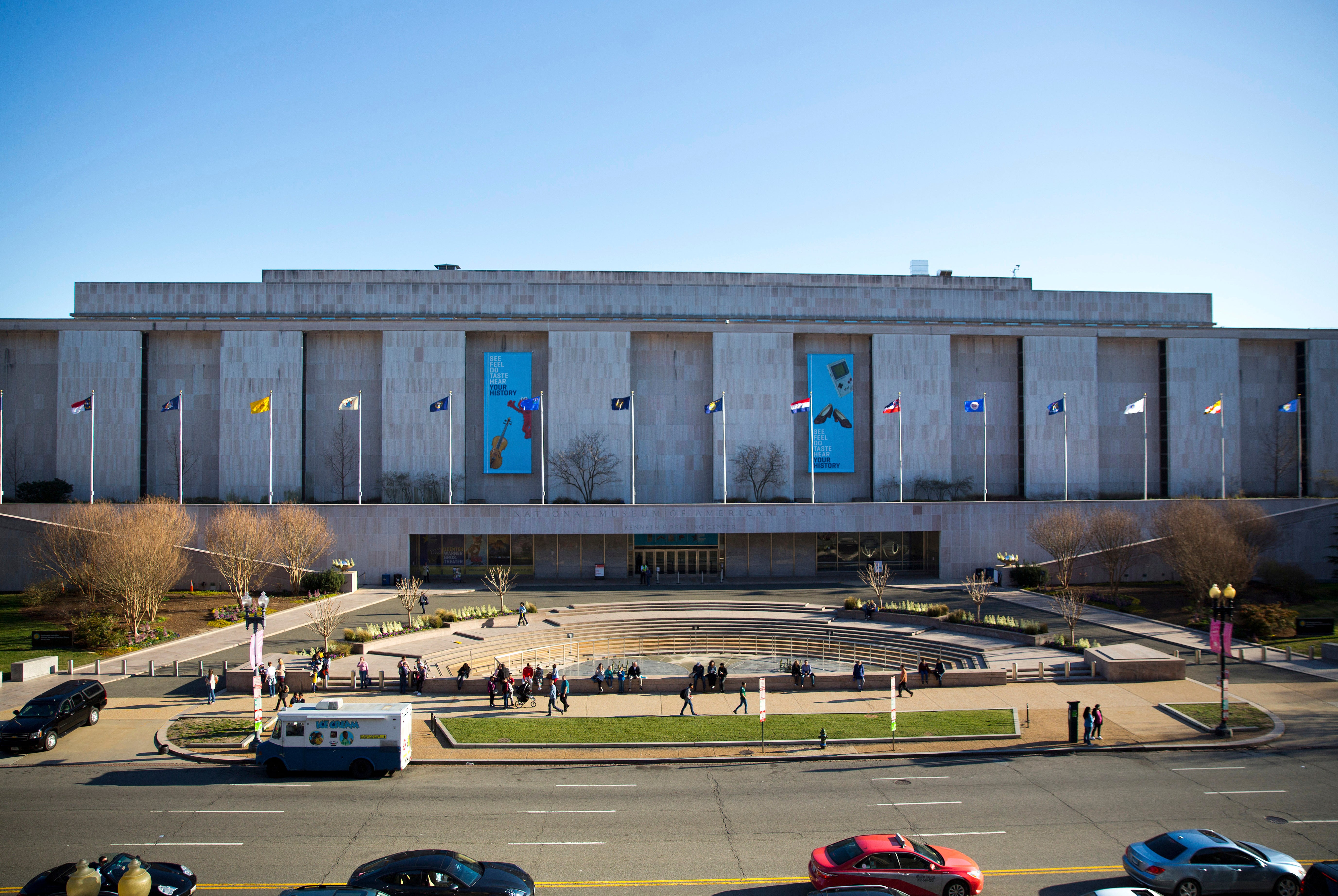 TRUMP-SMITHSONIAN