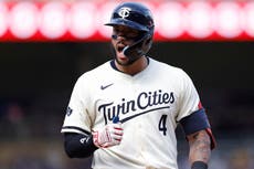 Carlos Correa está de vuelta con los Astros, ahora como tercera base