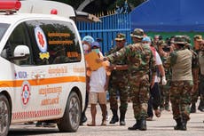 Tailandia devuelve a dos soldados heridos a Camboya pero retiene a 18 de sus compañeros