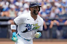 Yandy Díaz conecta dos jonrones contra Blake Snell y Rays vencen 3-0 a Dodgers