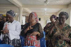 "Dios nos entiende": Personas sordas encuentran fe y comunidad en una iglesia en Nigeria