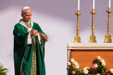 El papa emociona a miles de jóvenes católicos en el Jubileo de la Juventud