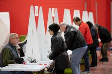 "Se deja pisotear": Muchos demócratas califican al partido de débil e ineficaz, según sondeo AP-NORC