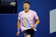 Shelton remonta en el tercer set y vence a Cobolli para avanzar a cuartos en Toronto