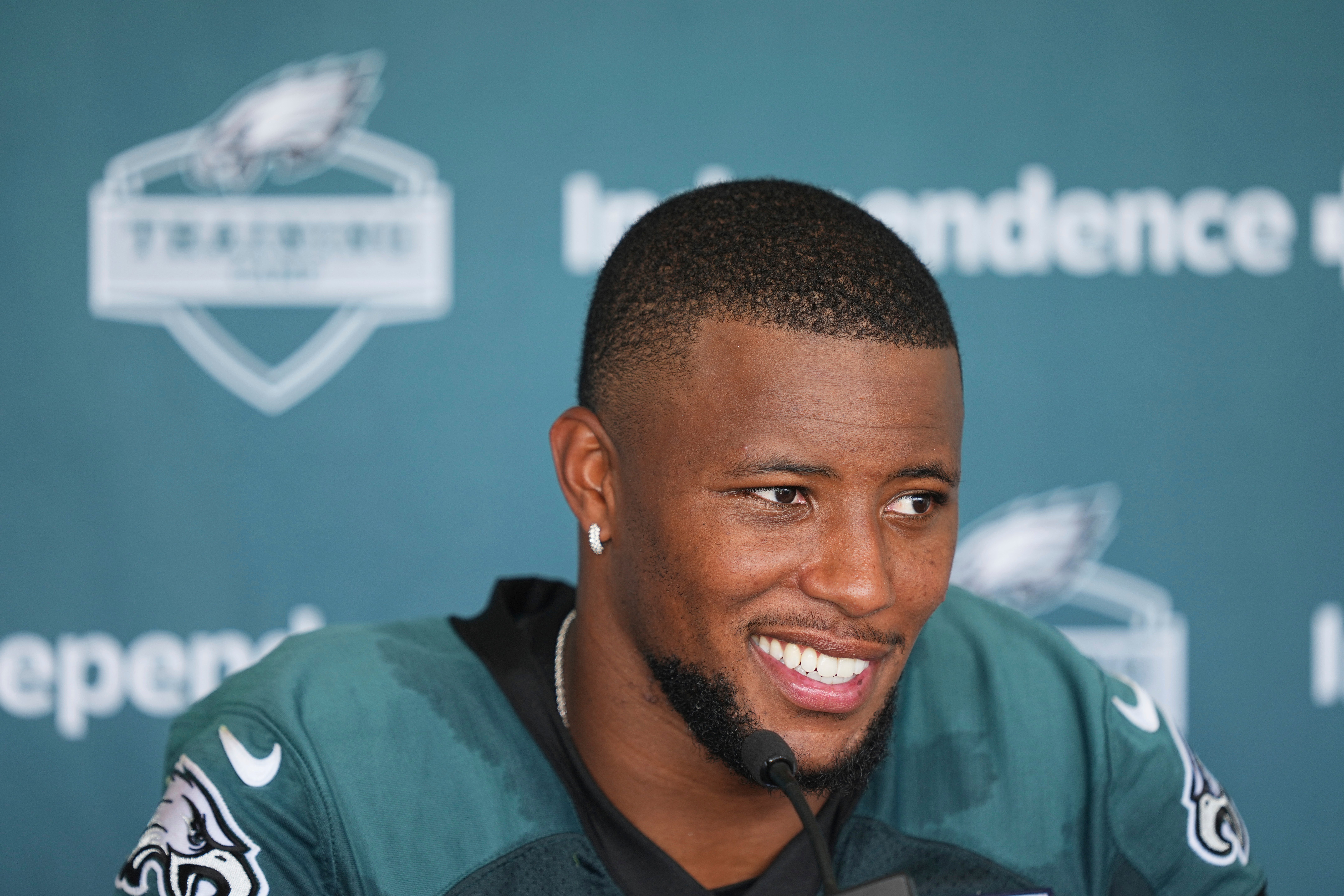 EAGLES-BARKLEY