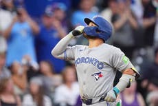 Bichette conecta dos jonrones e impulsa seis carreras en triunfo 15-1 de Azulejos ante Rockies