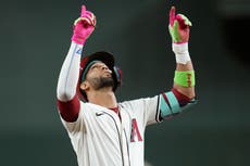 Carroll y Gurriel impulsan dos carreras cada uno, Dbacks vencen 5-2 a Padres
