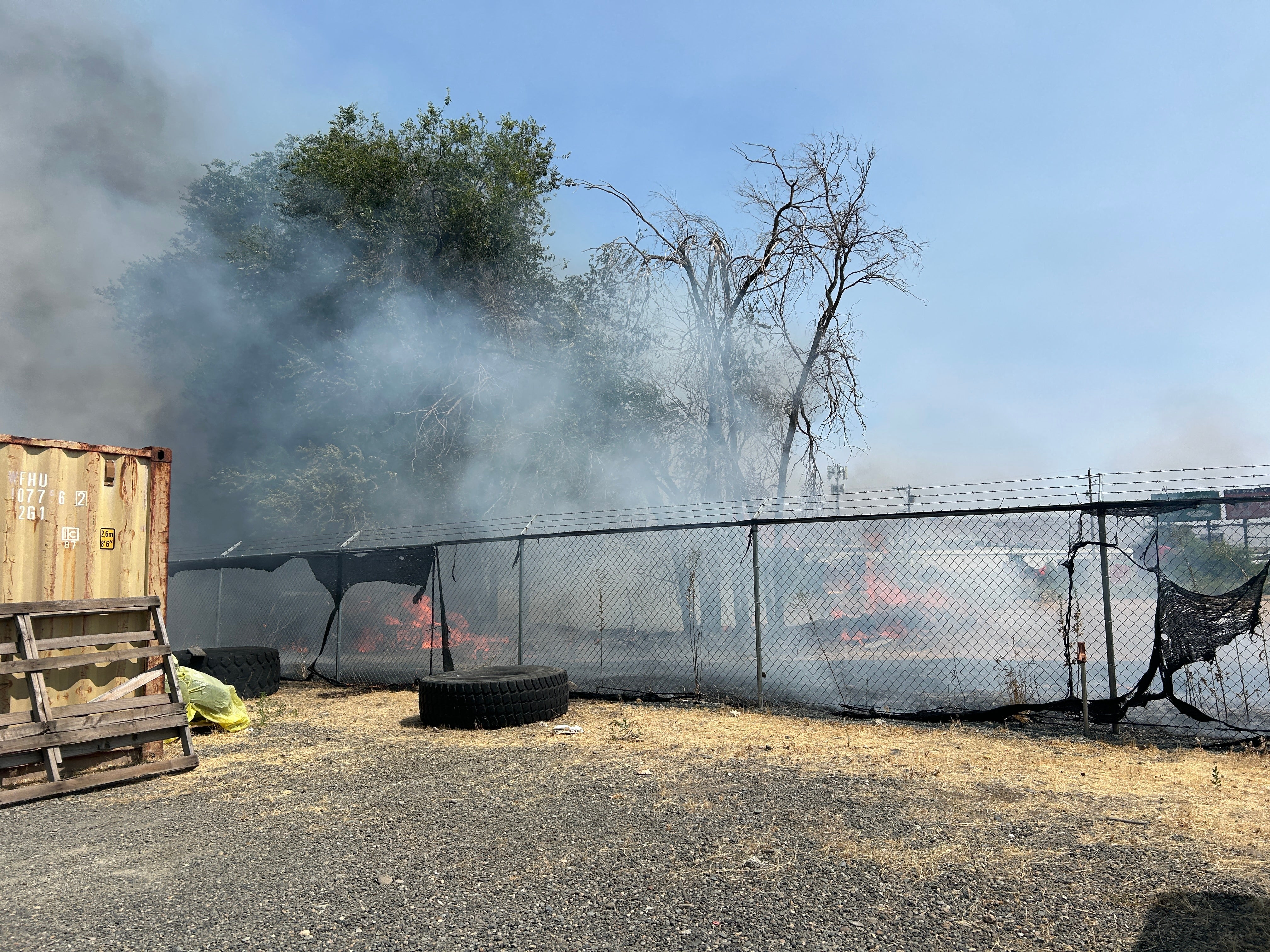 Un “pequeño incendio” se inició en la parte trasera de una oficina de campo del ICE en Yakima, Washington, según el Departamento de Seguridad Nacional