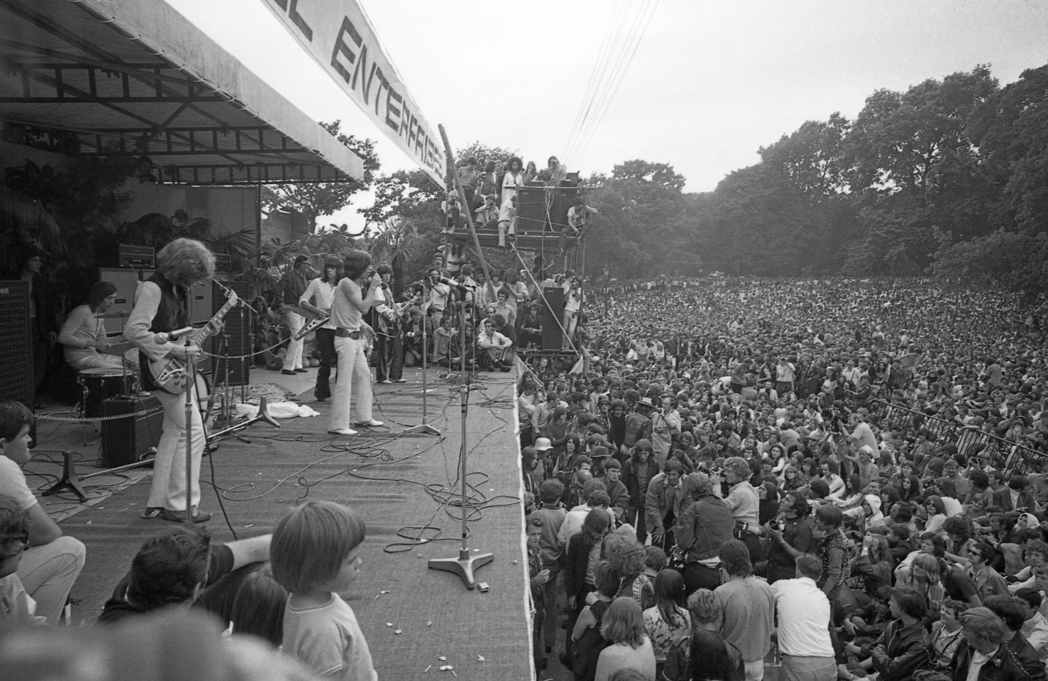 ROLLING STONES-GUITARRA EN DISPUTA