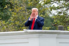 Trump da un inesperado recorrido por el techo de la Casa Blanca para inspeccionar nuevos proyectos