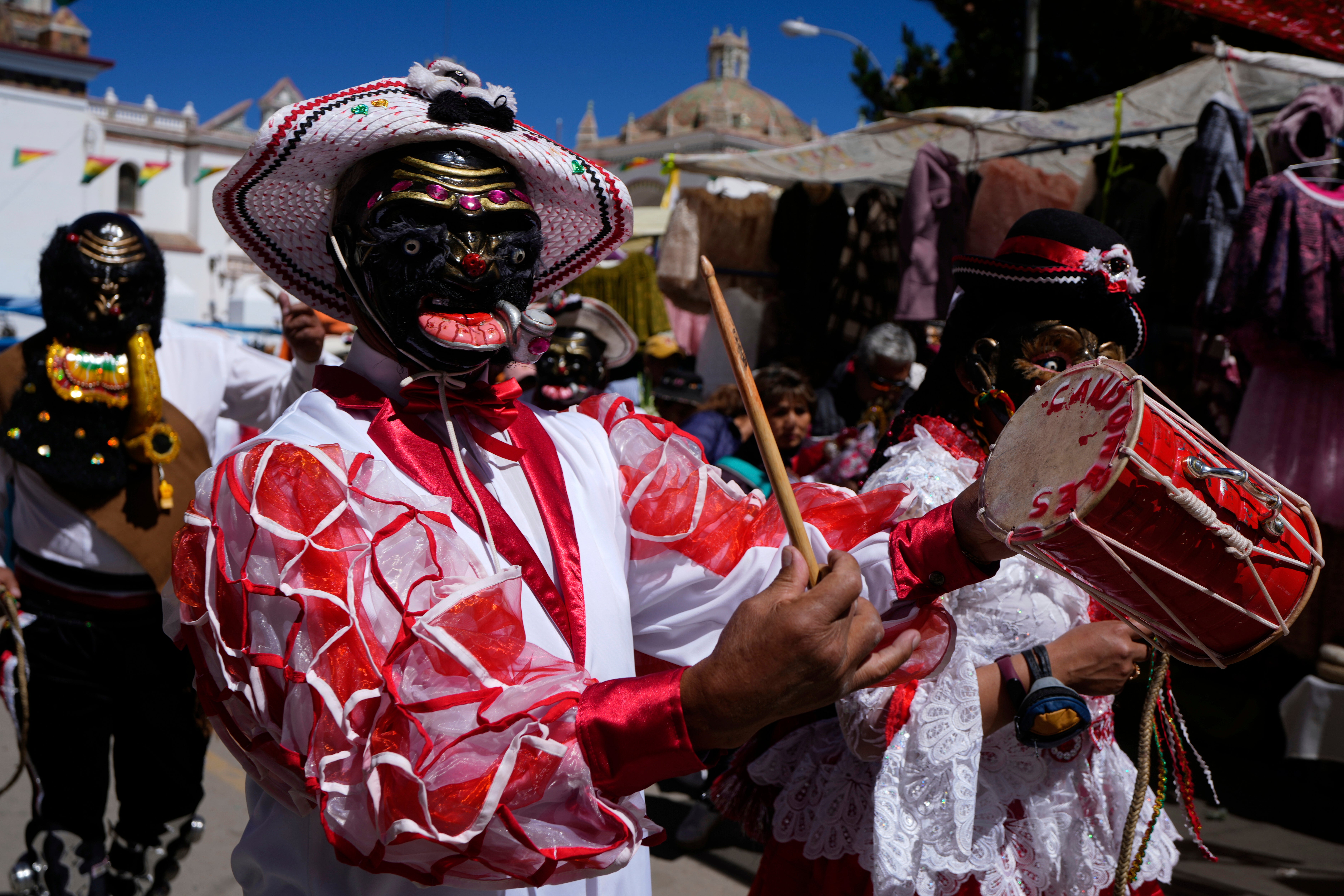 BOLIVIA-VIRGEN DE COPACABANA