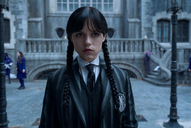 <p>Jenna Ortega regresó a 'Merlina' junto a Emma Myers, Isaac Ordóñez y Catherine Zeta-Jones </p>