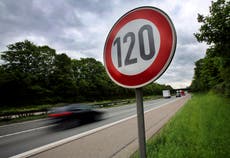 Carro en Alemania iba a 320 km/h, una velocidad récord
