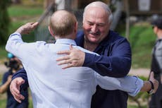 Bielorrusia desata una ola de redadas y detenciones contra críticos del gobierno