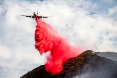 Aumento de temperaturas dificulta lucha contra incendio en California