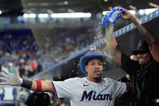 Edwards logra 4 hits y Pauley y Hernández conectan HR para Marlins que vencen 6-4 a Astros