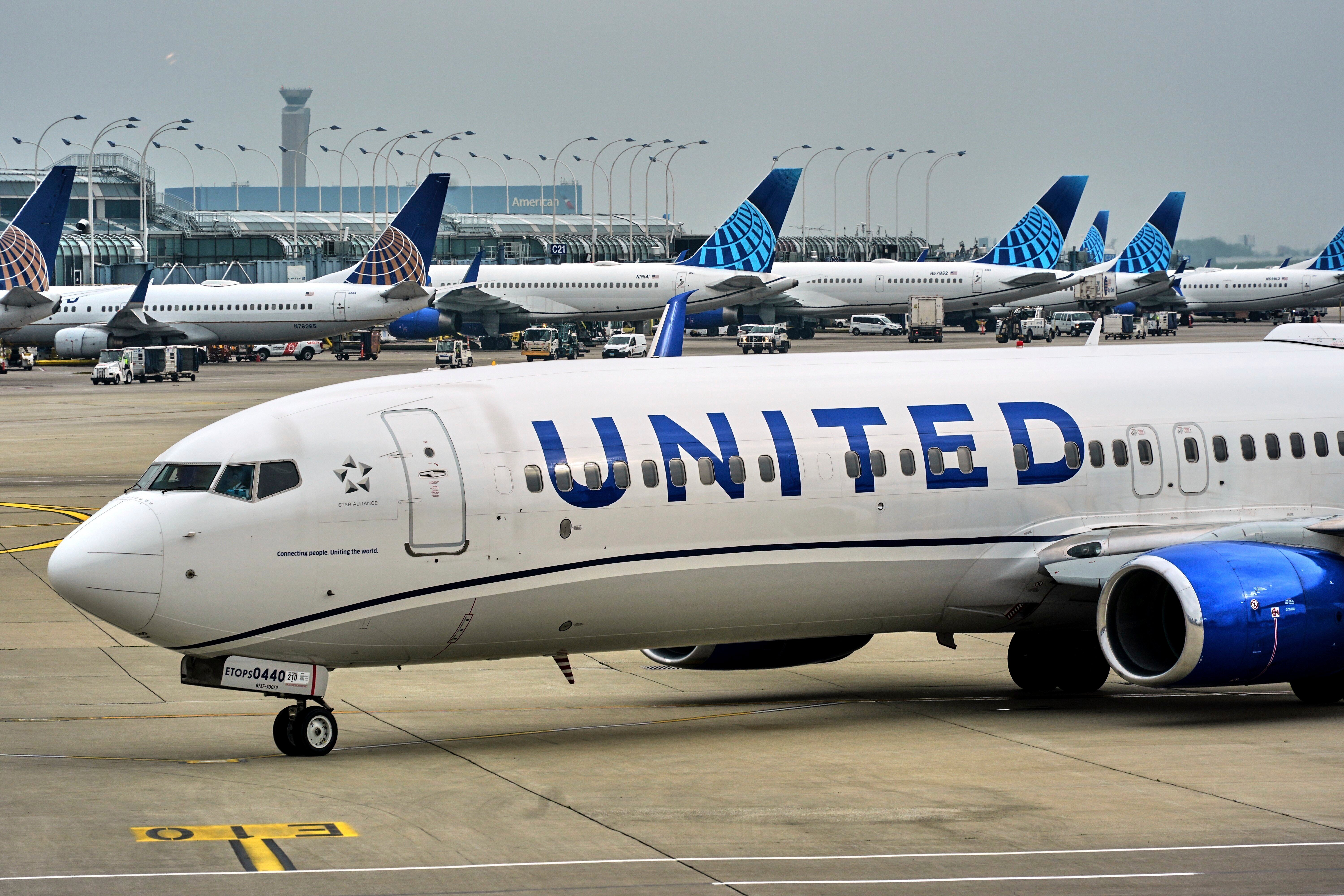 UNITED AIRLINES-FALLA