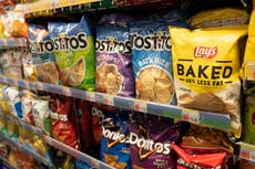 Estadounidenses obtienen más de la mitad de sus calorías de alimentos ultraprocesados, según informe