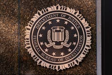 Fuentes de AP: Funcionario del FBI que resistió presiones de Trump es obligado a salir