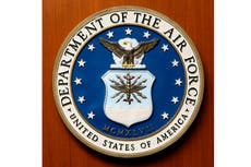 Fuerza Aérea de EEUU negará pensión a militares transgénero separados del servicio